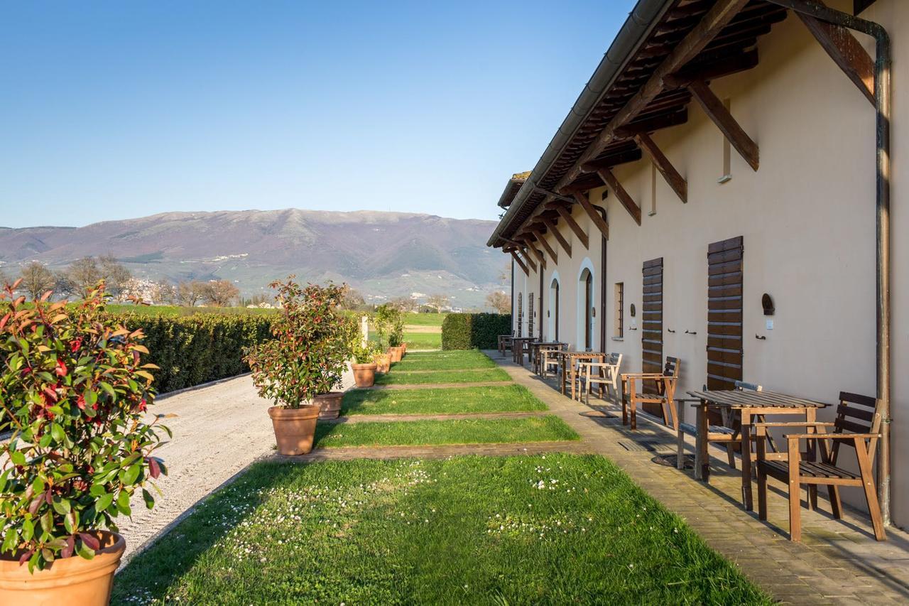 Hotel Villaggio Le Stelline Montefalco Exterior foto